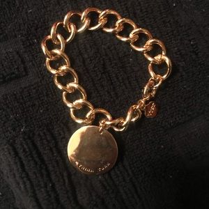 gold link bracelet